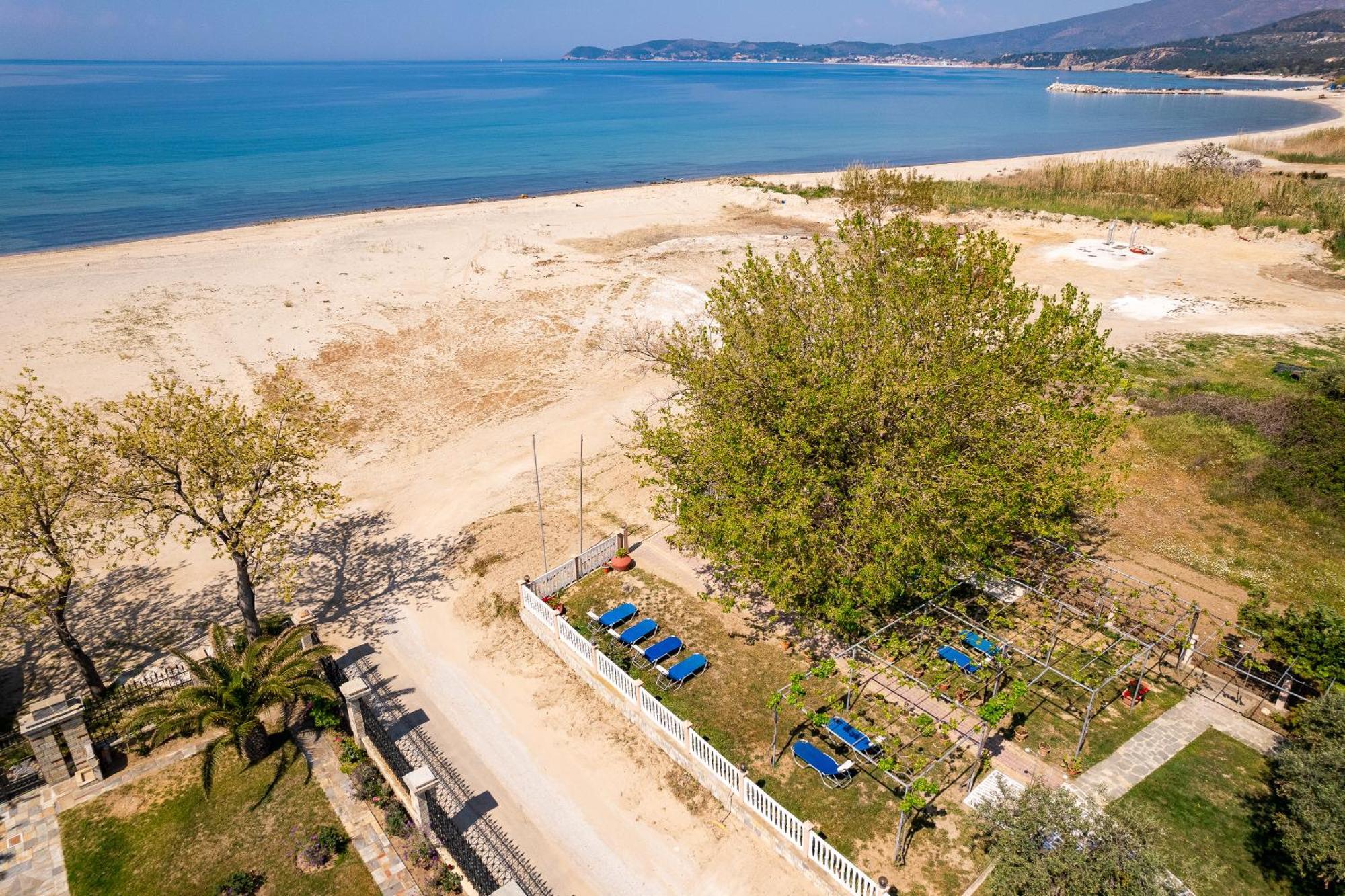 Opalium Beach Front Suites ポトス エクステリア 写真