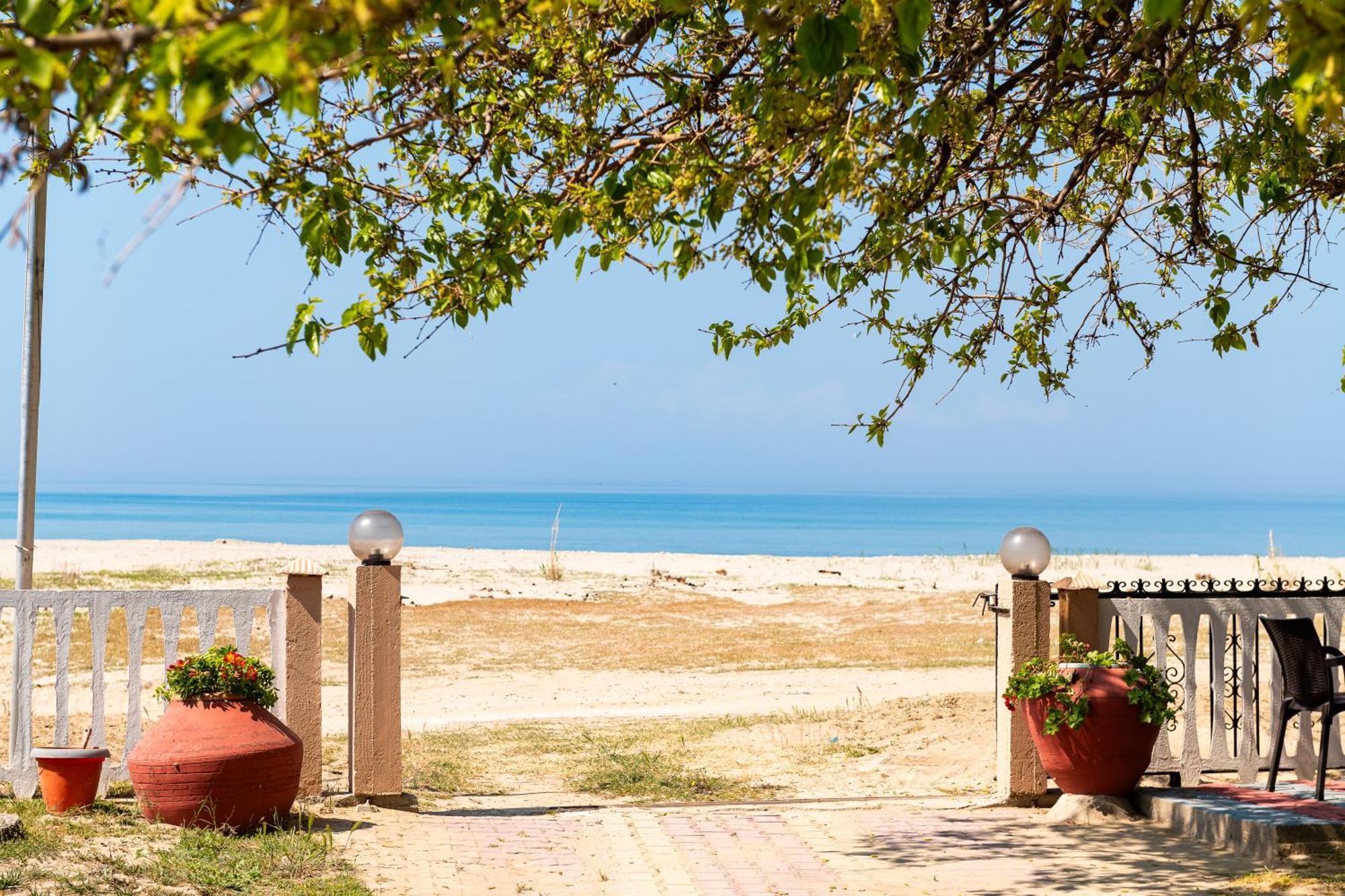 Opalium Beach Front Suites ポトス エクステリア 写真