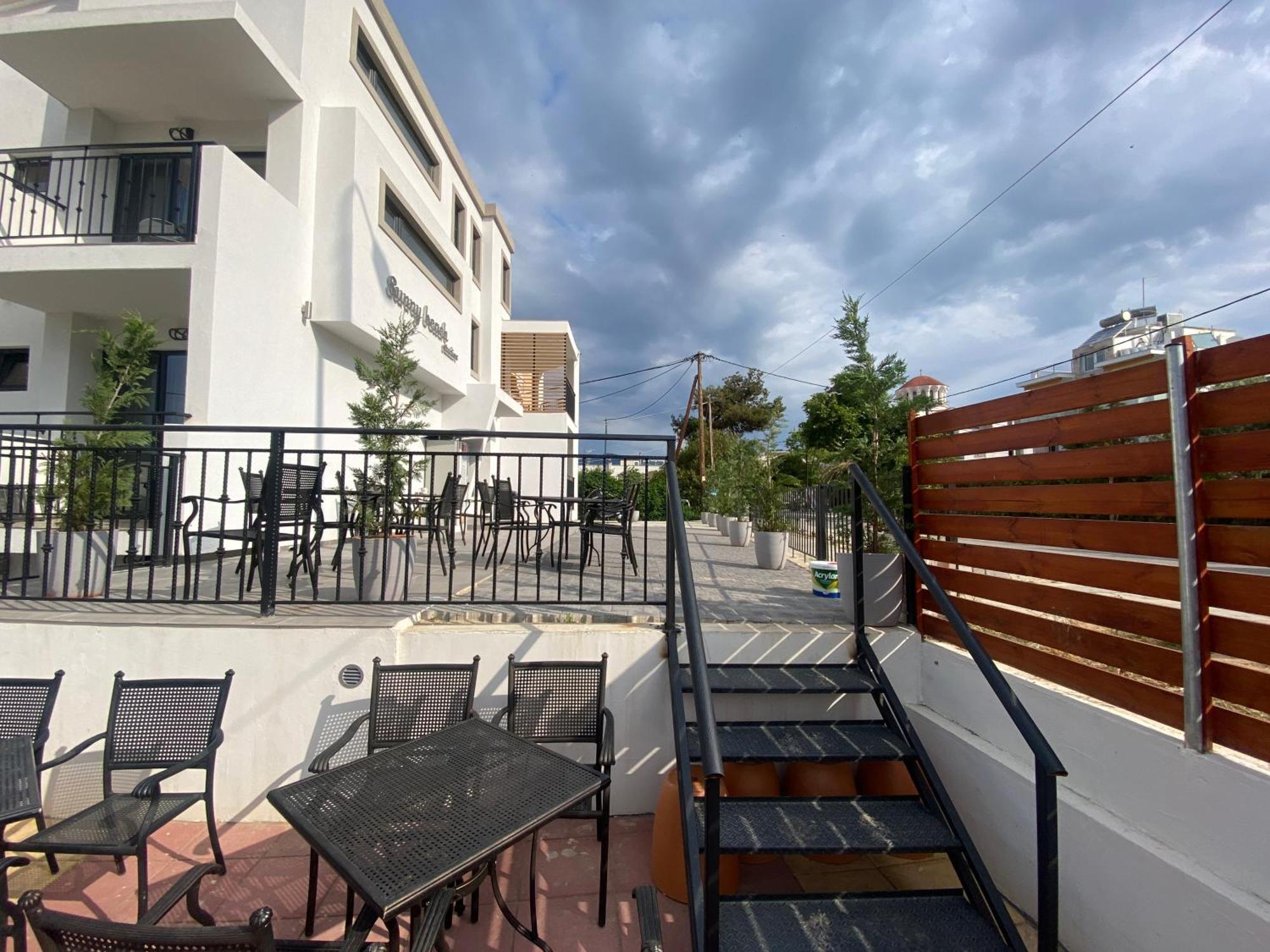 Opalium Beach Front Suites ポトス エクステリア 写真
