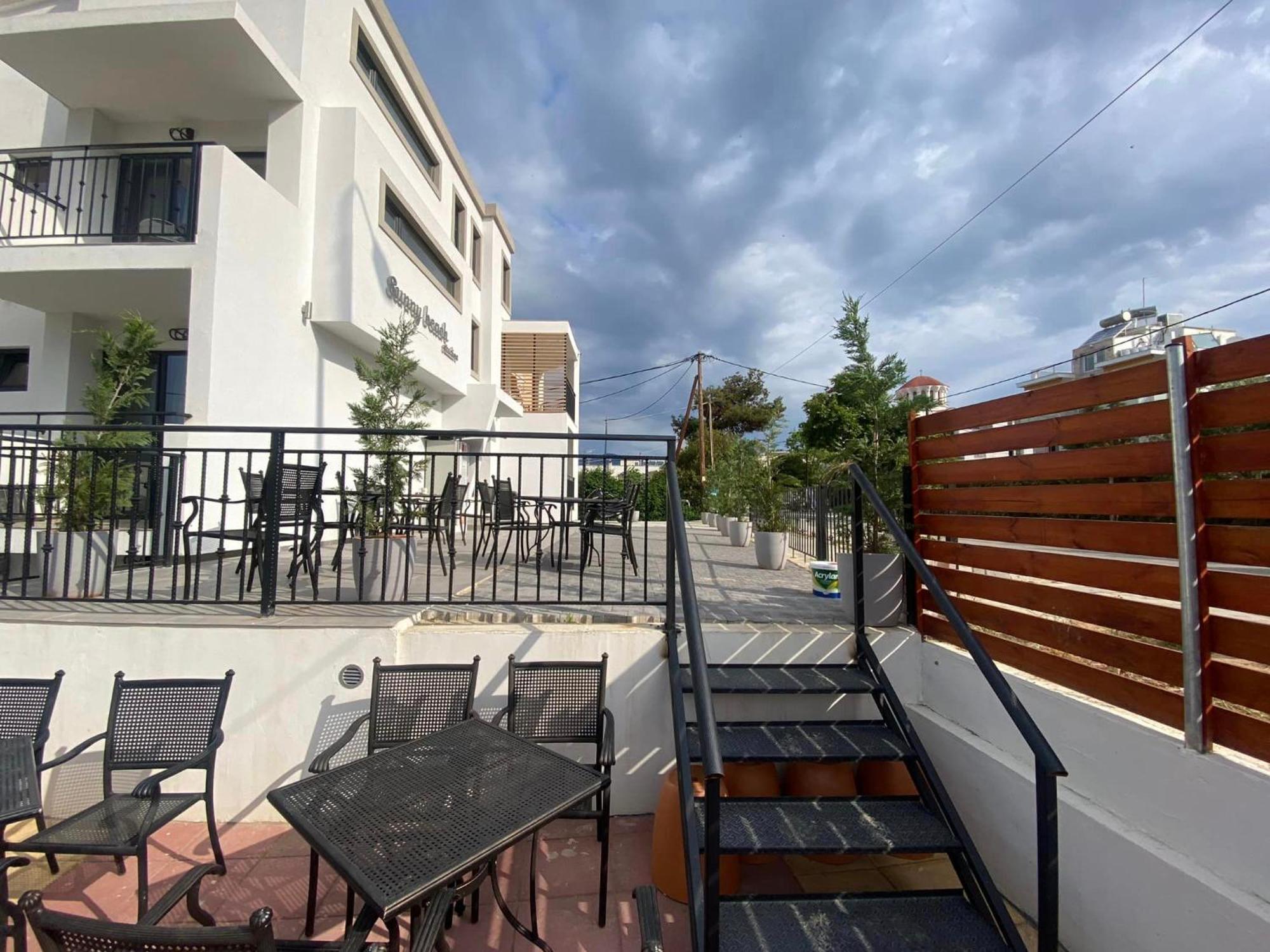 Opalium Beach Front Suites ポトス エクステリア 写真