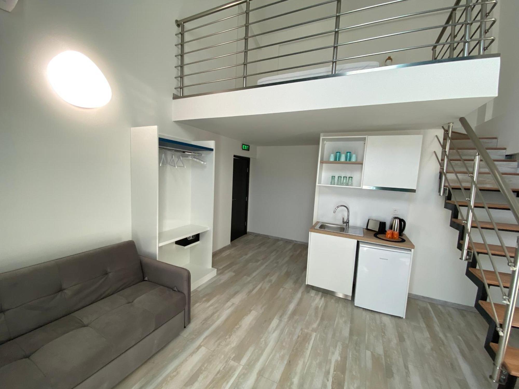 Opalium Beach Front Suites ポトス エクステリア 写真