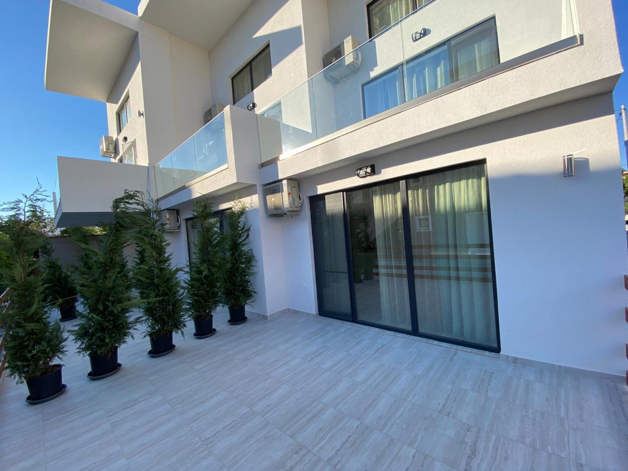 Opalium Beach Front Suites ポトス エクステリア 写真