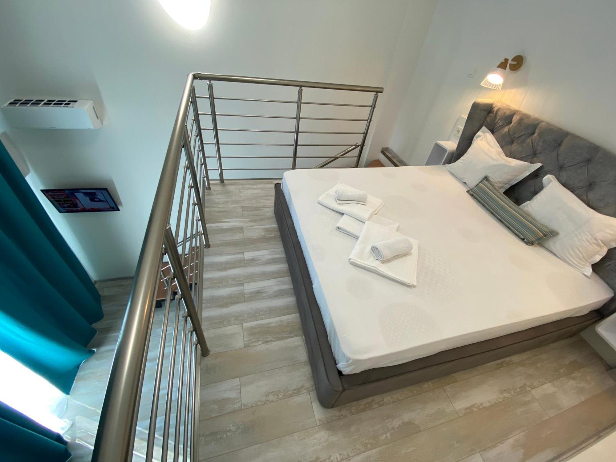 Opalium Beach Front Suites ポトス エクステリア 写真