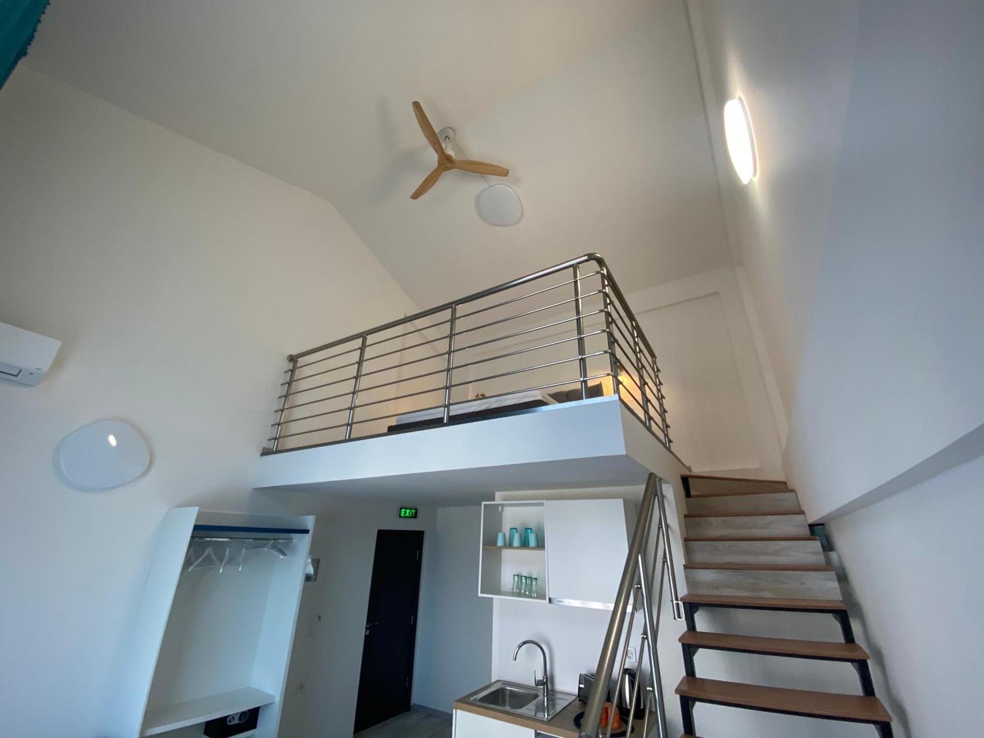 Opalium Beach Front Suites ポトス エクステリア 写真