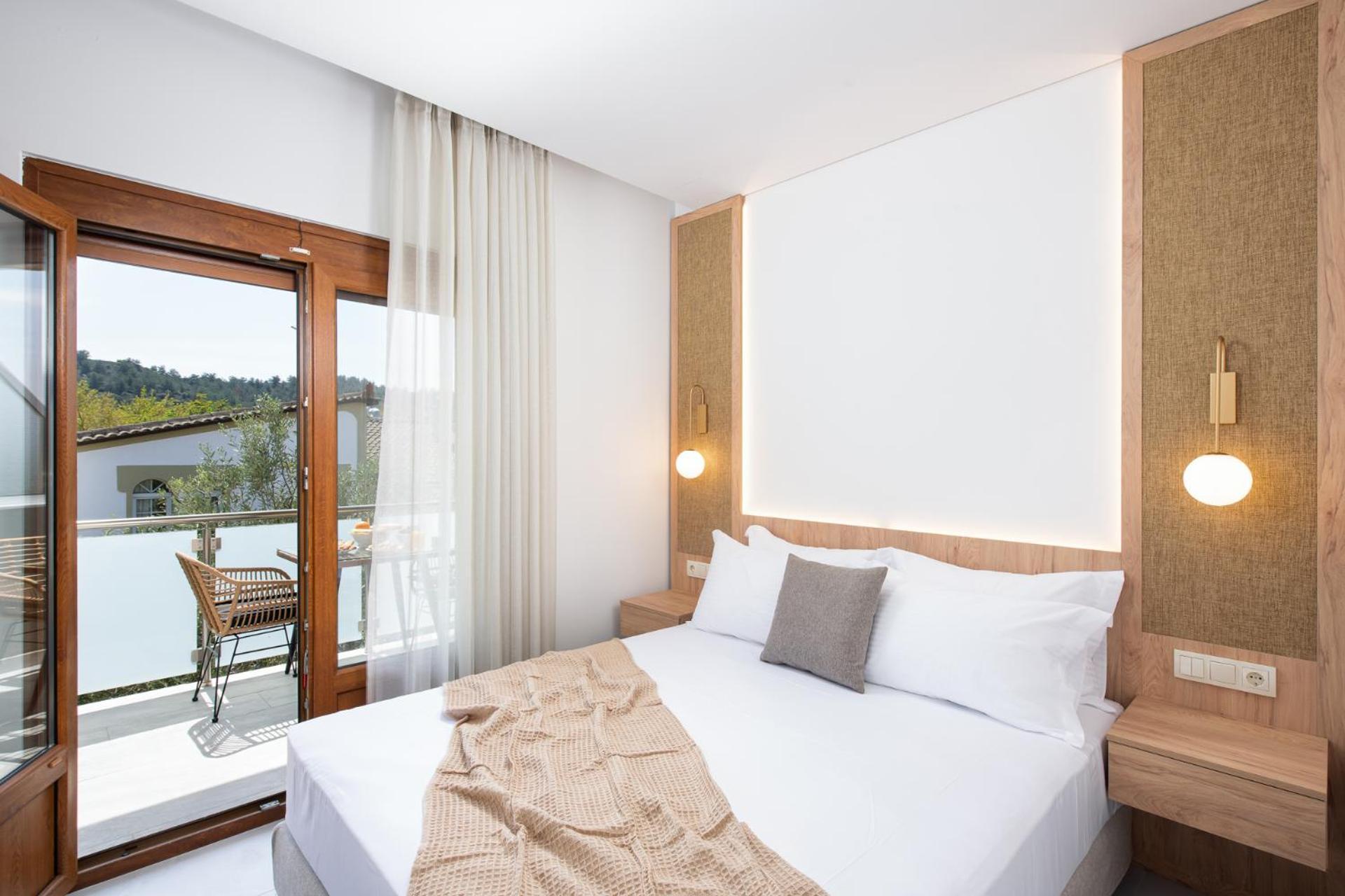Opalium Beach Front Suites ポトス エクステリア 写真