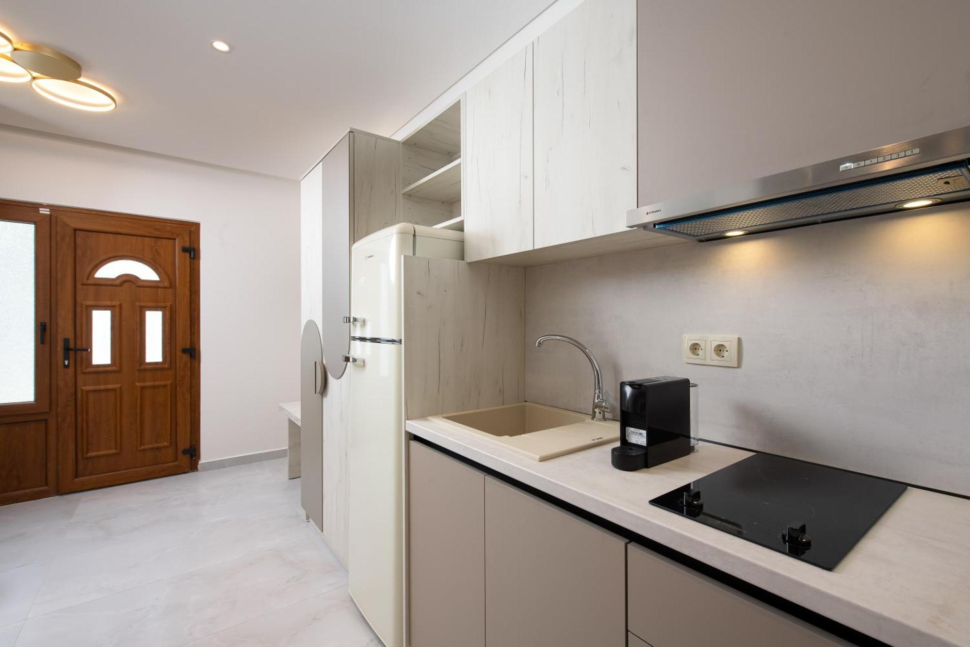 Opalium Beach Front Suites ポトス エクステリア 写真